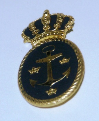 20th century gilt metal badge from the Royal Swedish Navy. 