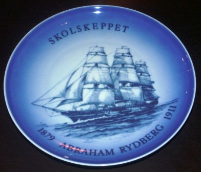 20th century plate in memory of the training ship ABRAHAM RYDBERG. Ship history on reverse. 