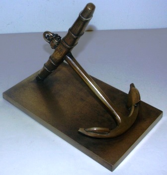 Early 20th century solid admirality anchor in bronze. 