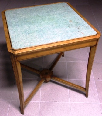 Bridge-table with turnable top leaf