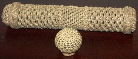 Rope-coated needle-case with decorative pattern