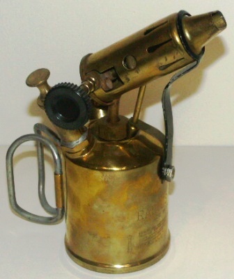 Early 20th century brass blowtorch made by Radius Sweden. Model no 52.