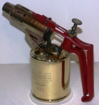 Early 20th century brass blowtorch made by Primus / AB Bahco Stockholm. Model no 632.