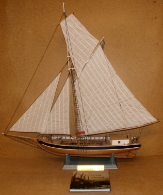 20th century clinker-built model depicting "Vedjakten GRETA LINNEA" of Blidö. Scale 1:30. 
