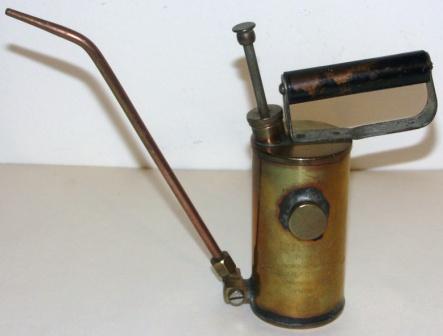 Early 20th century brass lubricating oil can with adjustable pipe. Trade mark Lubrex, manufactured by AB Optimus Upplands-Väsby Sweden. 