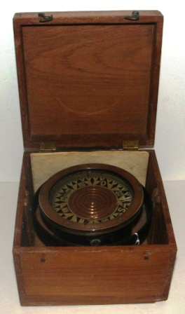 Early 20th century compass in brass used onboard M/S Paul. No 8780, made by AB G.W. Lyth, Stockholm. Including certificate (last corrected Nov 2 1920 in Gothenburg). Mounted in gimbal, in original wooden box.