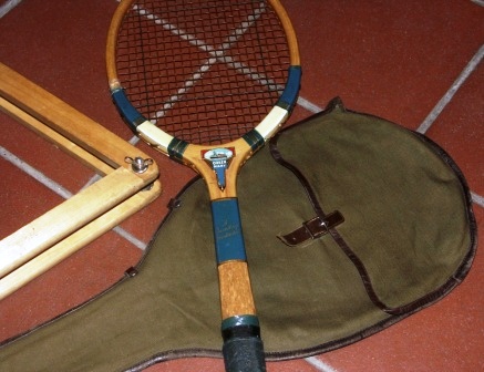 1930's wooden racket from RMS QUEEN MARY I of the Cunard White Star Line. Made by Dunlop, incl frame support and carrying case.