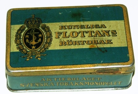 Early 20th century Royal Swedish Navy tobacco tin box, produced by AB Svenska Tobaksmonopolet.