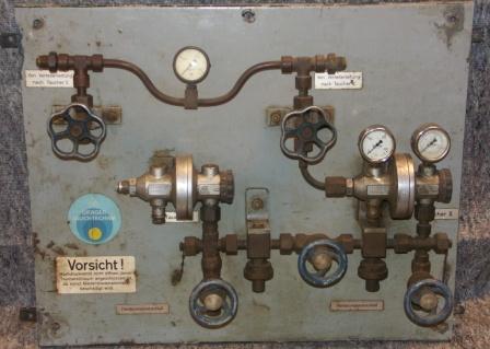 20th century German compressed air distribution panel made by Drägerwerk AG, Lübeck. Able to connect two divers.