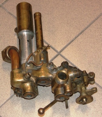 Technical torpedo teaching tools (cut open), from the Swedish Navy. Interwar period (1918-1939), brass and copper.