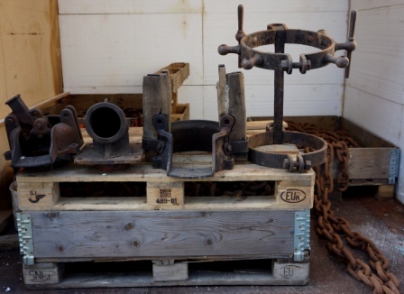 Early 20th century / late 19th century solid cast iron bilge pump, hawsepipe, mast fittings etc. 