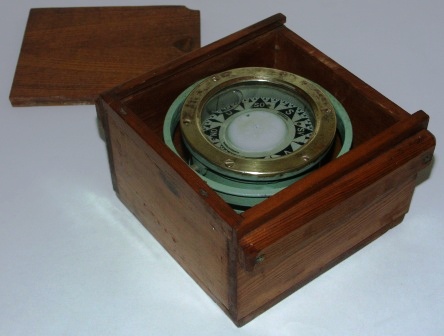 Early 20th century Sestrel compass. Brass, mounted in gimbals, in original wooden box. Imported by Albrechtsons, Göteborg Sweden. 
