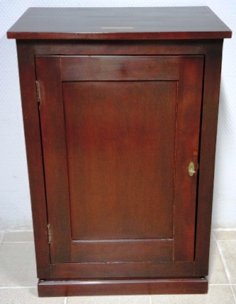 Cabinet in mahogany from the German freighter M/S Atlantik, Hamburg. One detachalbe shelf. 