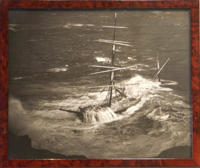 The full-rigged ship CROMDALE stranded 1913 at Lizard 