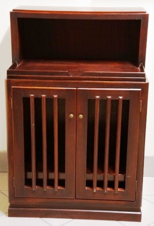 (Drinks) cabinet in mahogany from M/S Atlantik Hamburg, Deutsche-Afrika Linien. Double door with one shelf inside. 